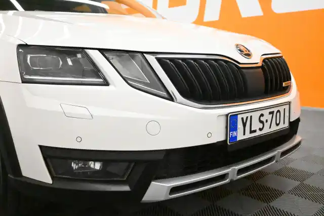 Valkoinen Farmari, Skoda Octavia – YLS-701