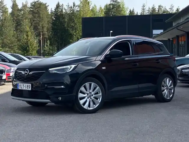 Musta Maastoauto, Opel Grandland X – YLT-189