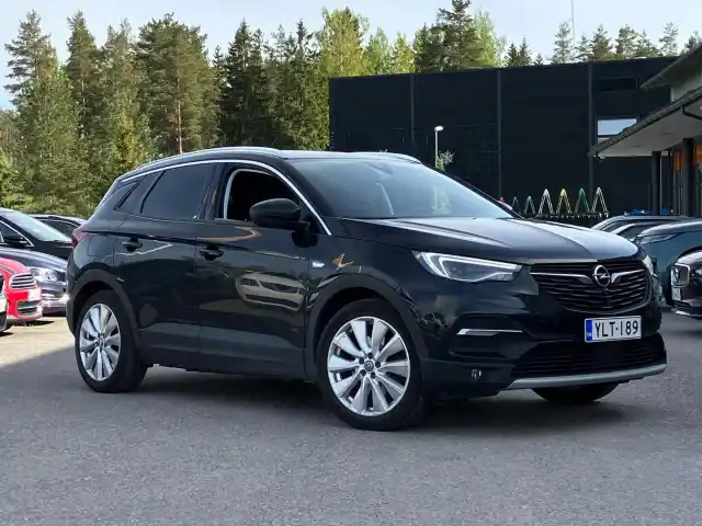 Musta Maastoauto, Opel Grandland X – YLT-189