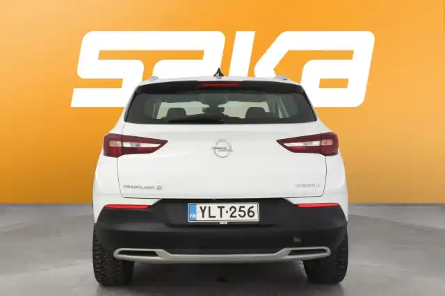 Valkoinen Maastoauto, Opel Grandland X – YLT-256