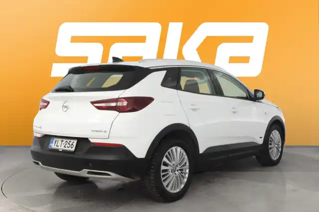 Valkoinen Maastoauto, Opel Grandland X – YLT-256