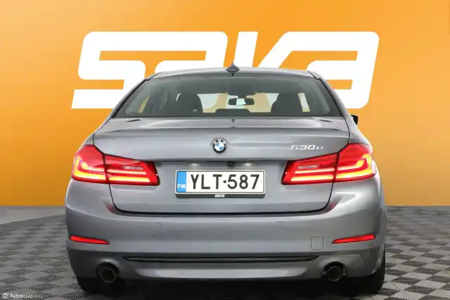 Harmaa Sedan, BMW 530 – YLT-587