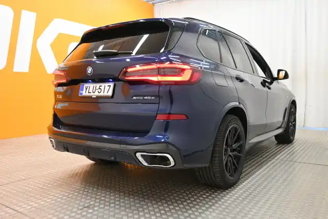 Sininen Maastoauto, BMW X5 – YLU-517