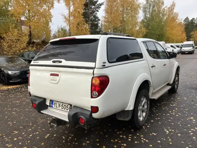 Valkoinen Avolava, Mitsubishi L200 – YLV-505