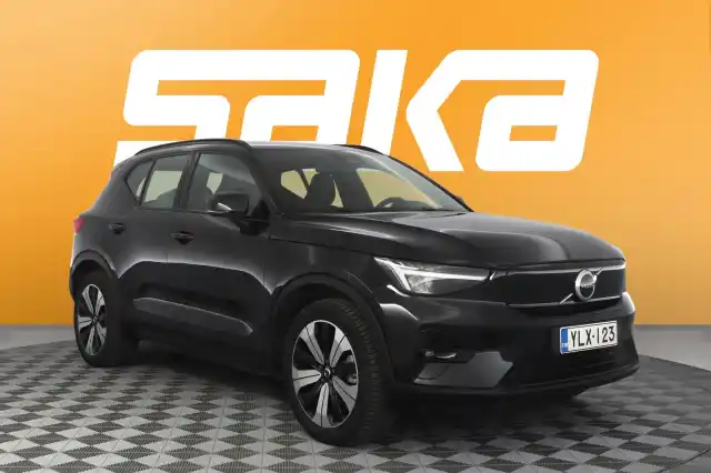 Musta Maastoauto, Volvo XC40 – YLX-123
