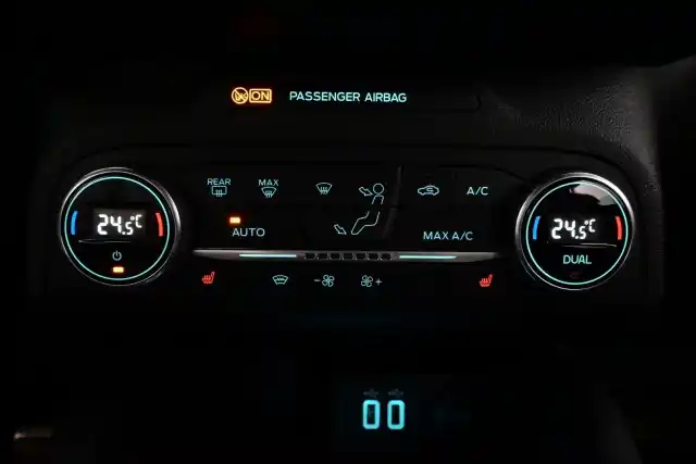 Musta Maastoauto, Ford Kuga – YLX-439