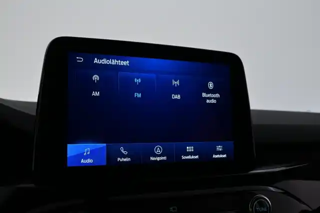 Musta Maastoauto, Ford Kuga – YLX-439