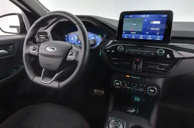 Musta Maastoauto, Ford Kuga – YLX-439