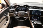 Harmaa Maastoauto, Audi e-tron – YLY-333, kuva 15