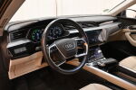 Harmaa Maastoauto, Audi e-tron – YLY-333, kuva 16
