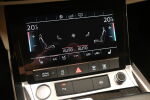 Harmaa Maastoauto, Audi e-tron – YLY-333, kuva 24