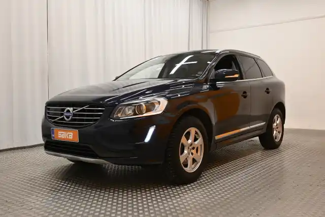 Sininen Maastoauto, Volvo XC60 – YLY-359