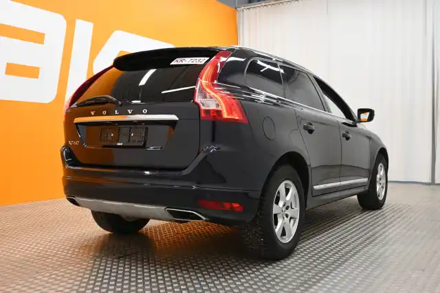 Sininen Maastoauto, Volvo XC60 – YLY-359