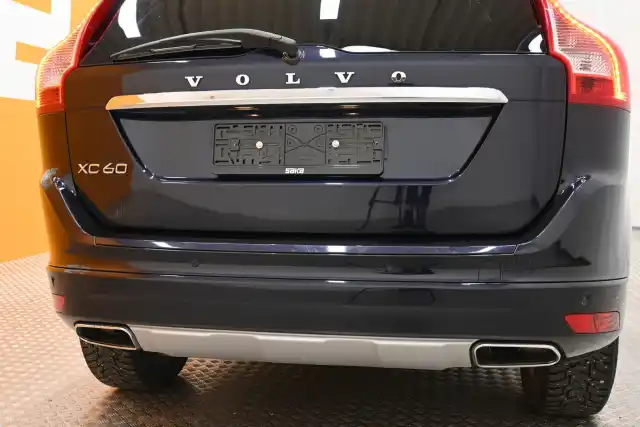 Sininen Maastoauto, Volvo XC60 – YLY-359