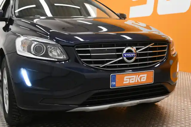 Sininen Maastoauto, Volvo XC60 – YLY-359