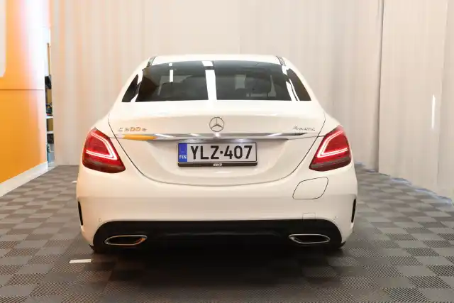Valkoinen Sedan, Mercedes-Benz C – YLZ-407
