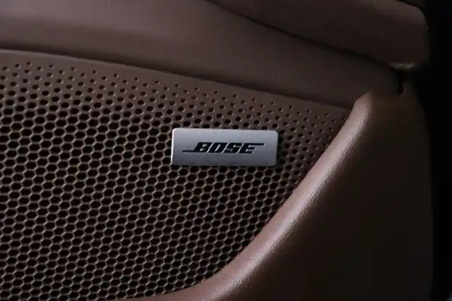 Ruskea Farmari, Porsche Taycan – YLZ-872