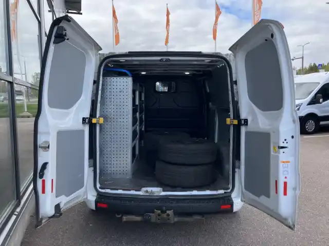 Valkoinen Pakettiauto, Ford Transit Custom – YLZ-983