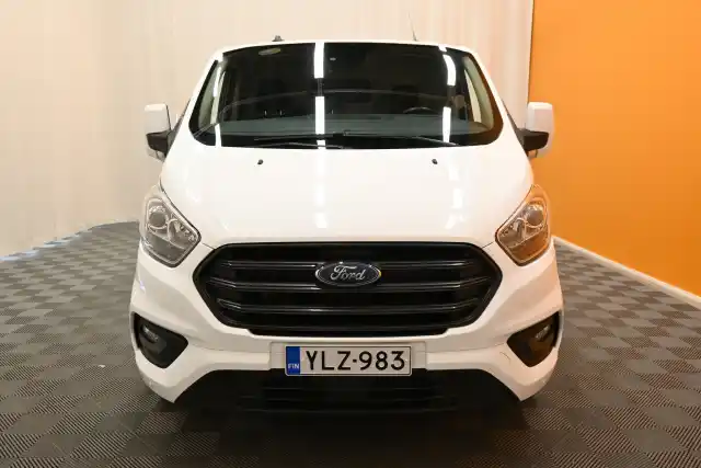 Valkoinen Pakettiauto, Ford Transit Custom – YLZ-983