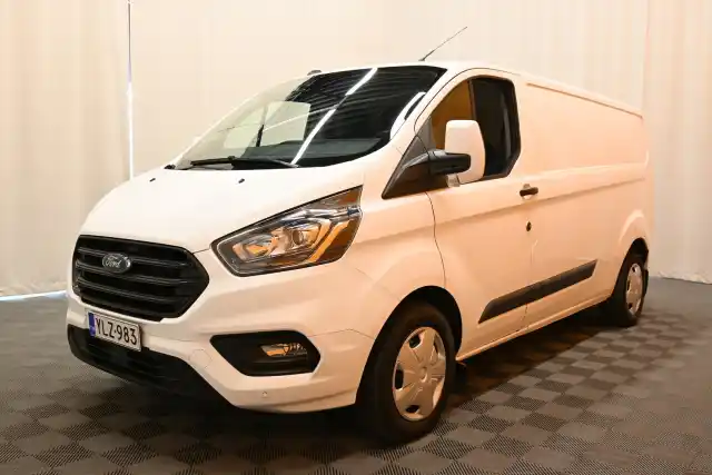 Valkoinen Pakettiauto, Ford Transit Custom – YLZ-983