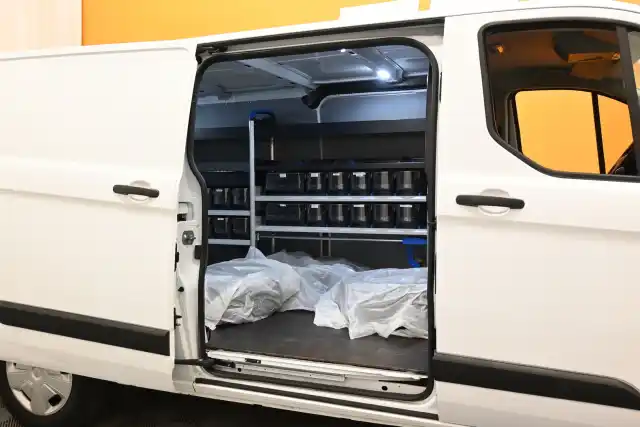 Valkoinen Pakettiauto, Ford Transit Custom – YLZ-983