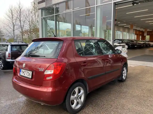 Punainen Viistoperä, Skoda Fabia – YMZ-726