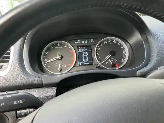 Punainen Viistoperä, Skoda Fabia – YMZ-726
