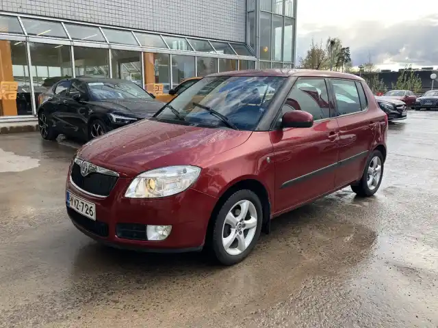 Punainen Viistoperä, Skoda Fabia – YMZ-726