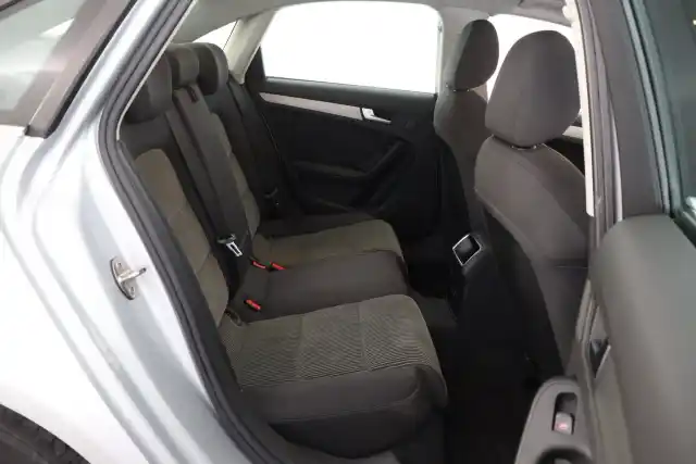 Hopea Sedan, Audi A4 – YVJ-389