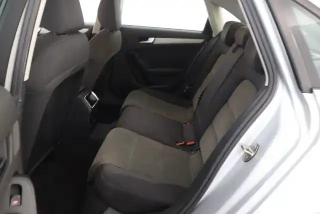 Hopea Sedan, Audi A4 – YVJ-389