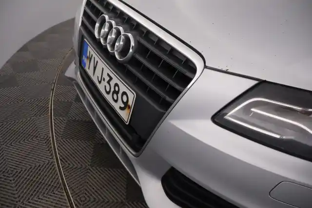 Hopea Sedan, Audi A4 – YVJ-389