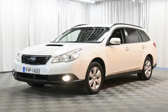 Valkoinen Farmari, Subaru Outback – YVP-162