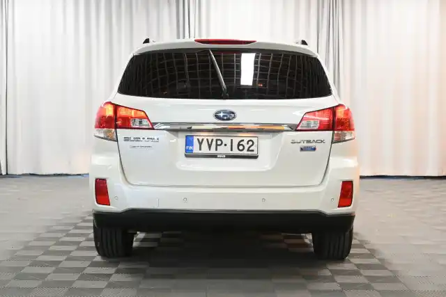 Valkoinen Farmari, Subaru Outback – YVP-162