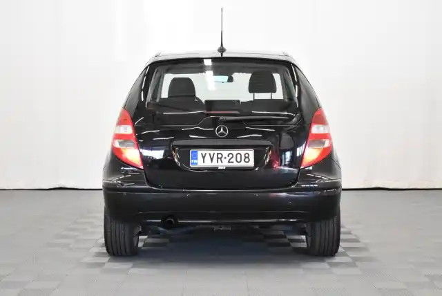 Musta Viistoperä, Mercedes-Benz A – YVR-208