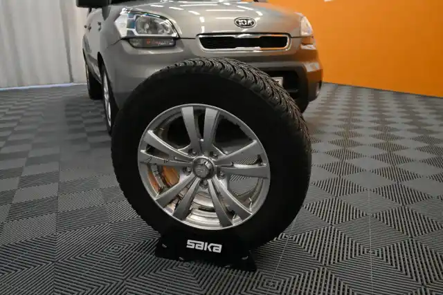 Harmaa Viistoperä, Kia Soul – YVS-255