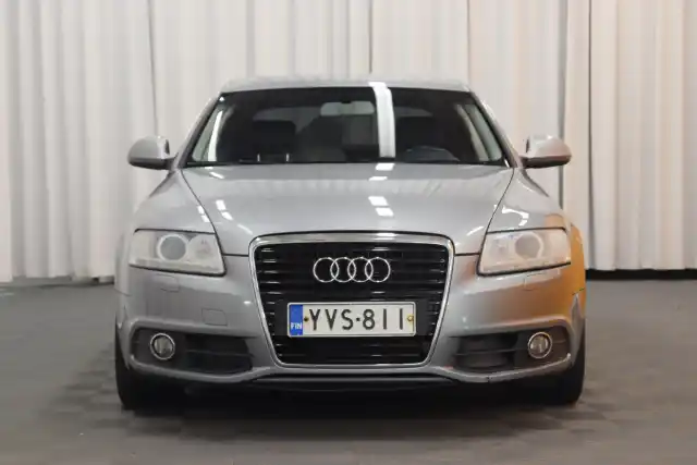 Harmaa Sedan, Audi A6 – YVS-811