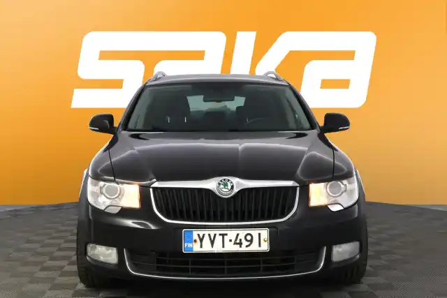 Musta Farmari, Skoda Superb – YVT-491
