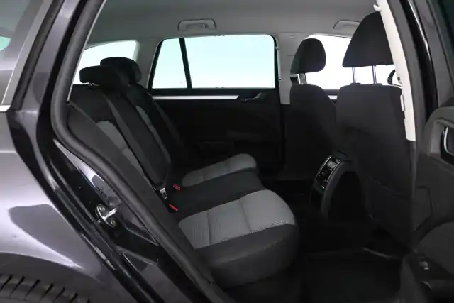 Musta Farmari, Skoda Superb – YVT-491