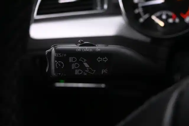 Musta Farmari, Skoda Superb – YVT-491