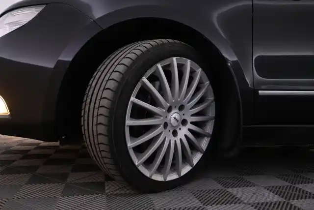 Musta Farmari, Skoda Superb – YVT-491