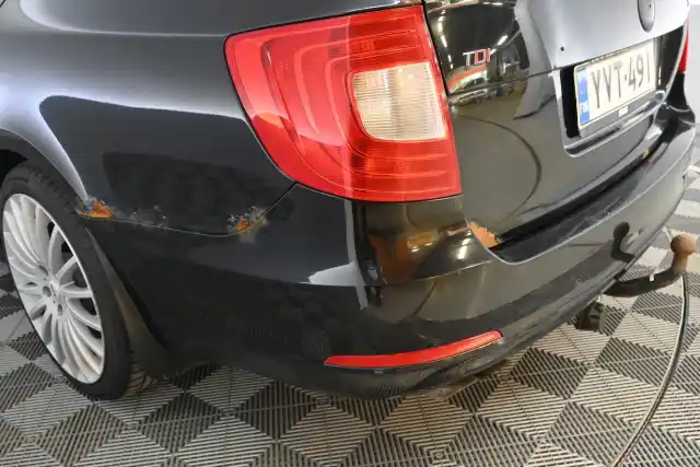 Musta Farmari, Skoda Superb – YVT-491