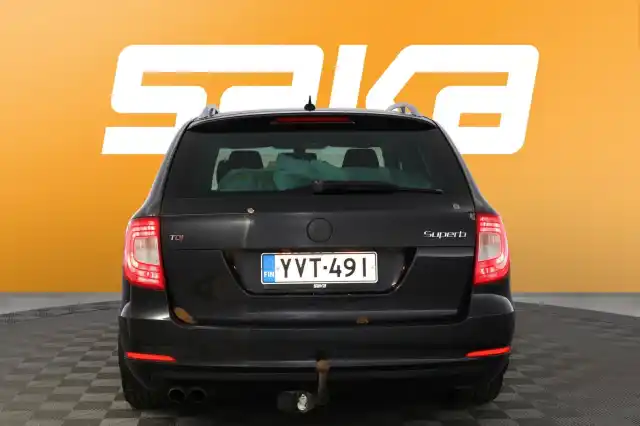 Musta Farmari, Skoda Superb – YVT-491