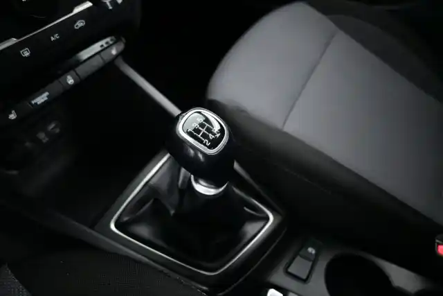 Valkoinen Viistoperä, Hyundai I20 – YVV-495