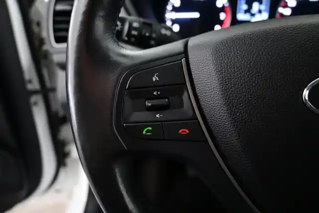 Valkoinen Viistoperä, Hyundai I20 – YVV-495