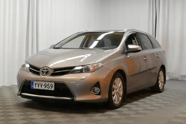 Ruskea (beige) Farmari, Toyota Auris – YVV-959