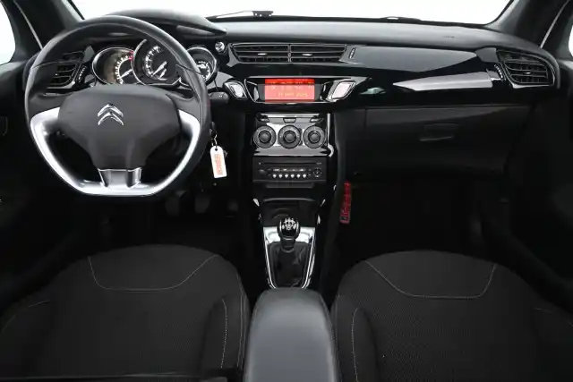 Valkoinen Avoauto, Citroen DS3 – YVX-969