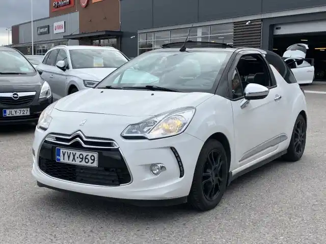 Valkoinen Avoauto, Citroen DS3 – YVX-969