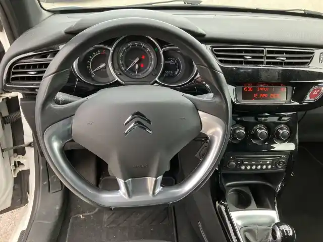 Valkoinen Avoauto, Citroen DS3 – YVX-969