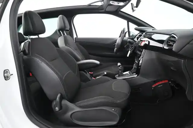 Valkoinen Avoauto, Citroen DS3 – YVX-969