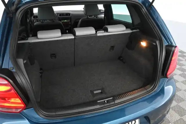 Sininen Viistoperä, Volkswagen Polo – YVY-202